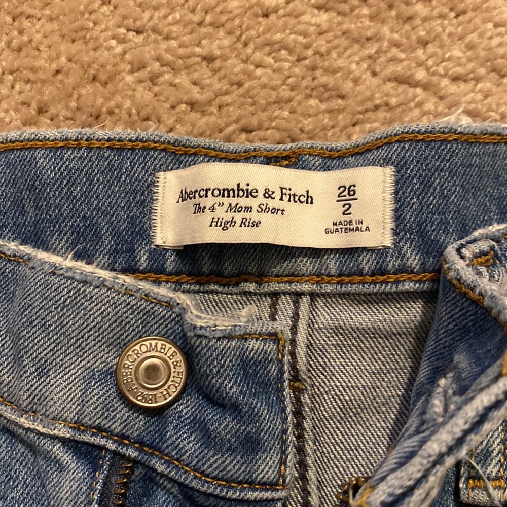 A&F High Rise 4" Mom Short - Picture 2 of 8